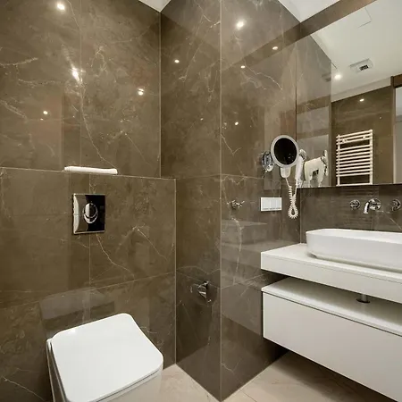 Apartment Tasteful In Close To Market By Renters Wroclaw